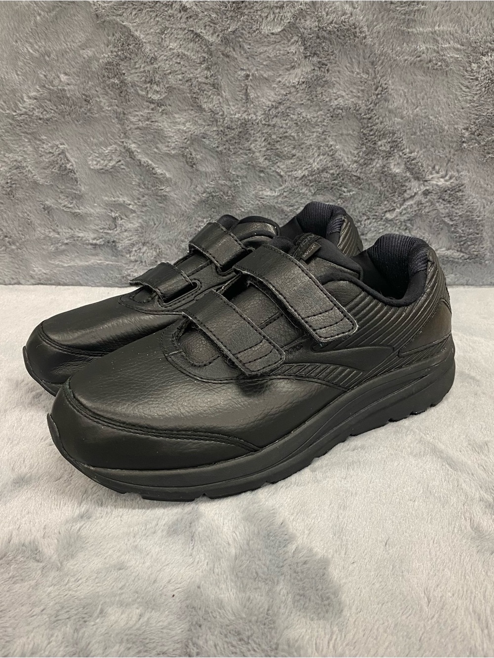 BROOKS Addiction Walker V-Strap 2 Black Leather Mens Size 8.5